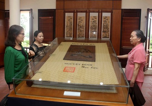 Literary works, the Tale of Kieu on display - ảnh 1